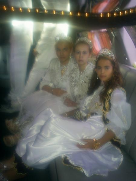 se nous les 3 seure on n'ette alle prendre notre belle seure e on n'e dans une limousine?